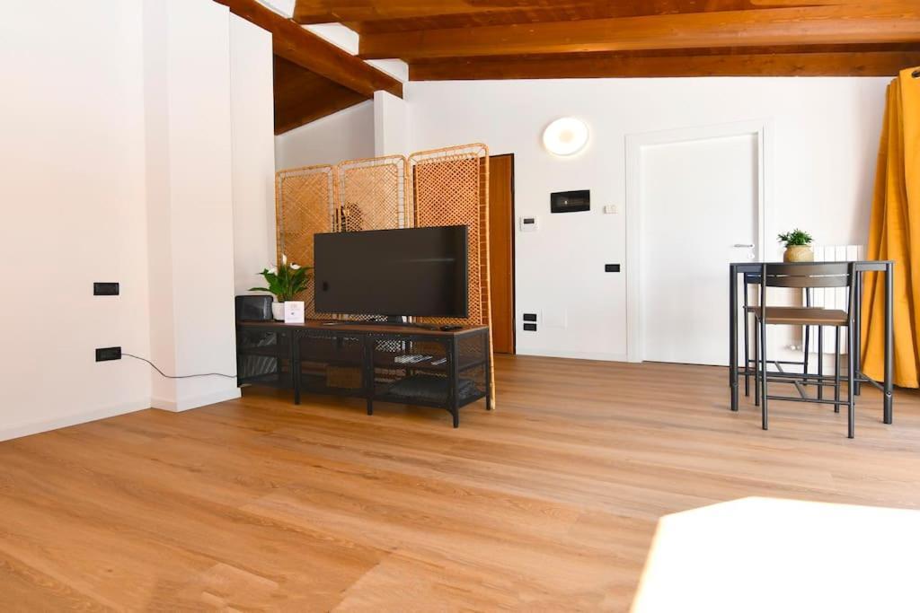 Apartament Bocconi Fond Prada Ieo Spettacolare Attico Con Terrazzo Mediolan Zewnętrze zdjęcie