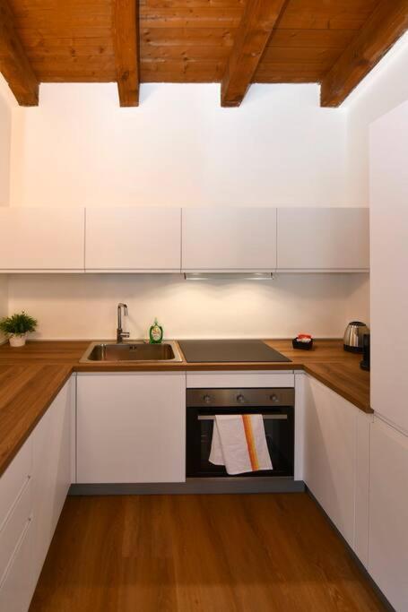 Apartament Bocconi Fond Prada Ieo Spettacolare Attico Con Terrazzo Mediolan Zewnętrze zdjęcie