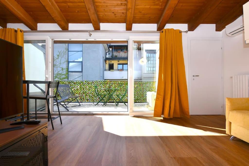 Apartament Bocconi Fond Prada Ieo Spettacolare Attico Con Terrazzo Mediolan Zewnętrze zdjęcie