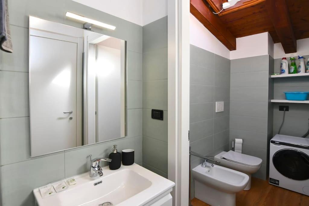 Apartament Bocconi Fond Prada Ieo Spettacolare Attico Con Terrazzo Mediolan Zewnętrze zdjęcie